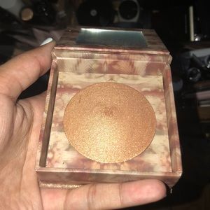 UrbanDecay naked illuminating face and body powder